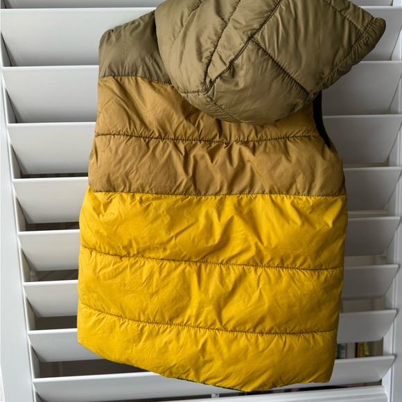 Assorted Sweaters and Jackets Collection - Picture 11 of 14